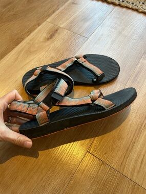 Teva women’s Orange Webbing Sandals - Lightweight Outdoor Footwear